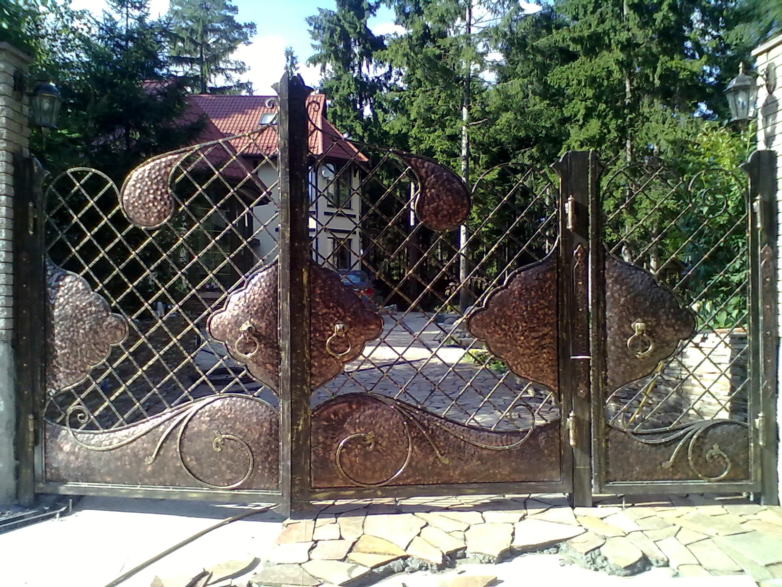 Ворота в древнем стиле